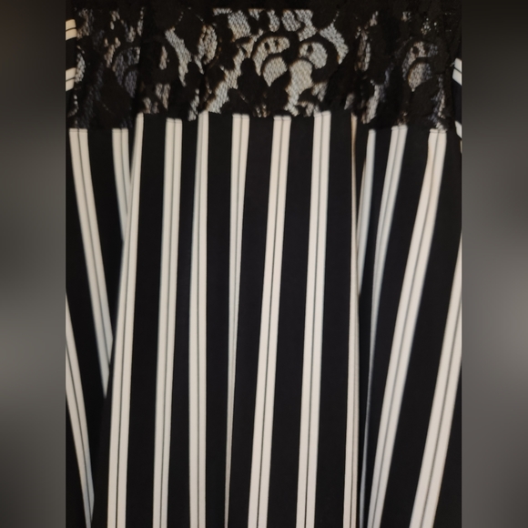 Torrid Studio Knit Lake Yoke Harper Top Size 3 - Picture 8 of 13